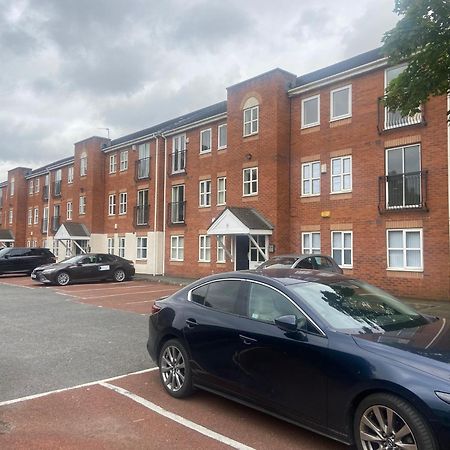 Lovely 2 Dbl Bed Apartment Near Heaton Park And North Manchester Hospital With Parking Exteriér fotografie
