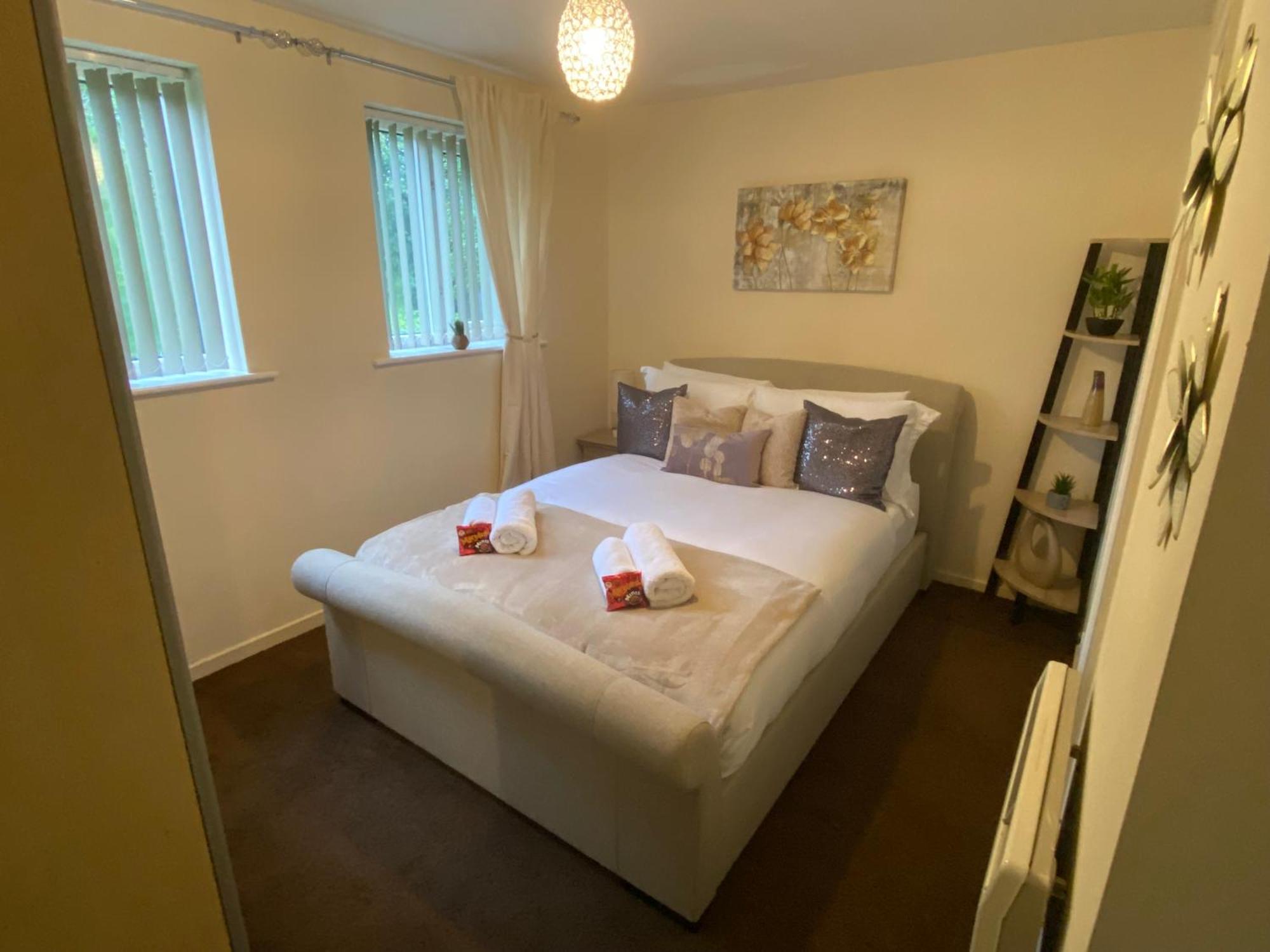Lovely 2 Dbl Bed Apartment Near Heaton Park And North Manchester Hospital With Parking Exteriér fotografie