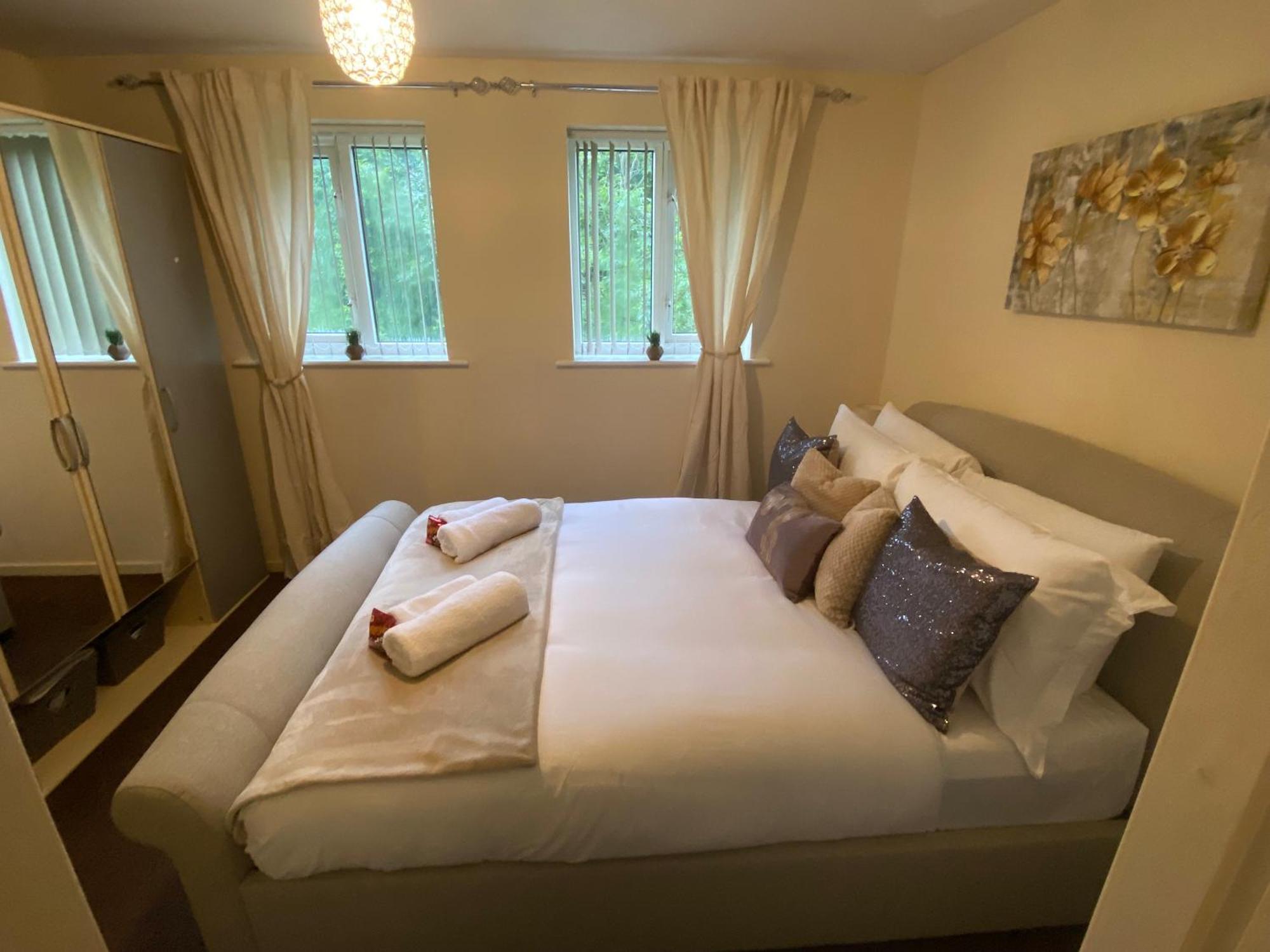 Lovely 2 Dbl Bed Apartment Near Heaton Park And North Manchester Hospital With Parking Exteriér fotografie