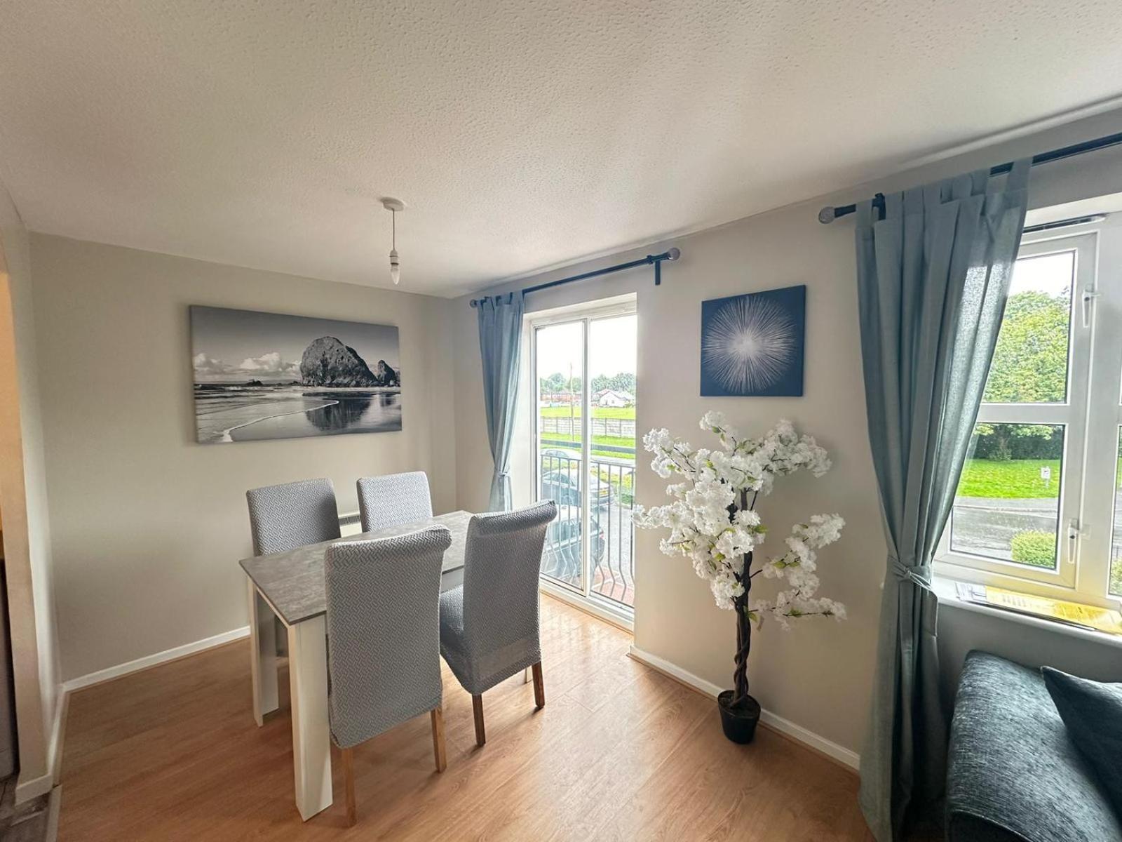 Lovely 2 Dbl Bed Apartment Near Heaton Park And North Manchester Hospital With Parking Exteriér fotografie