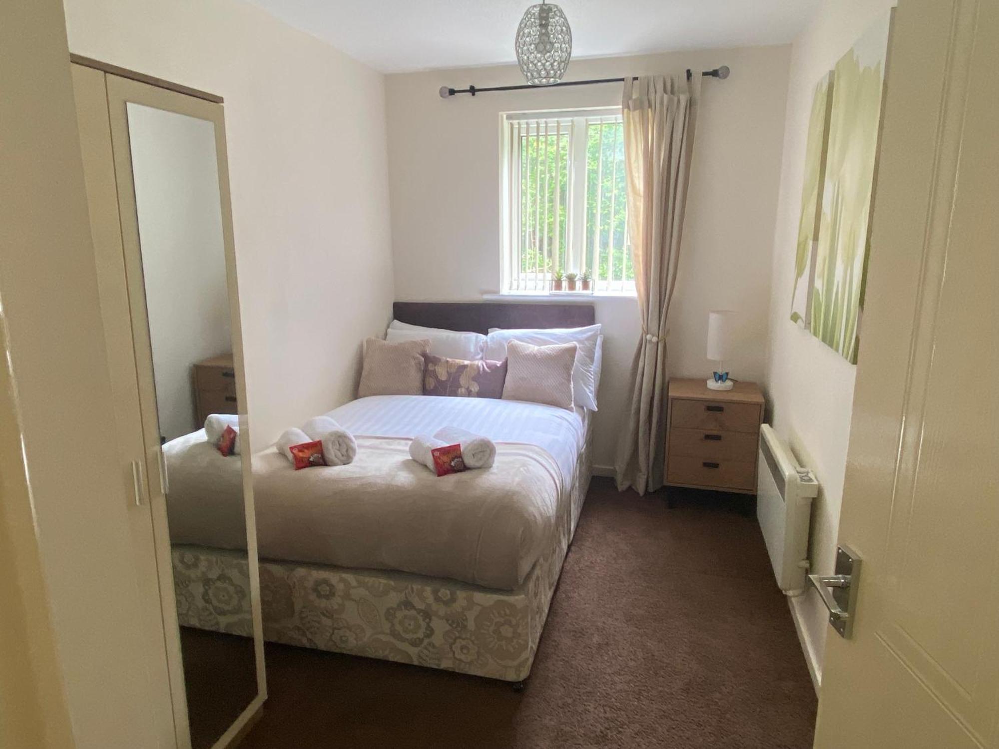 Lovely 2 Dbl Bed Apartment Near Heaton Park And North Manchester Hospital With Parking Exteriér fotografie